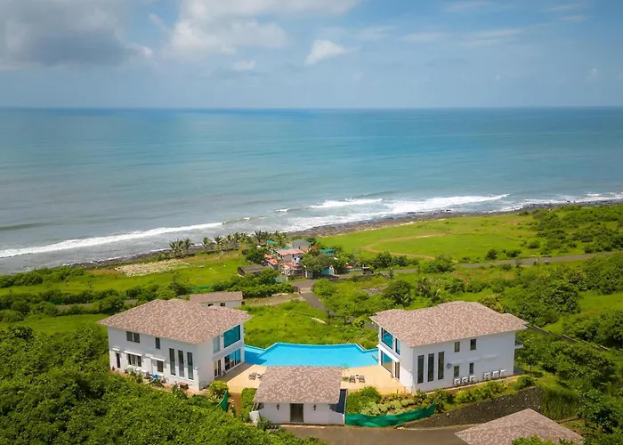 Casa Bella: Sea-View Villa with Infinity Pool and Spa Alibag